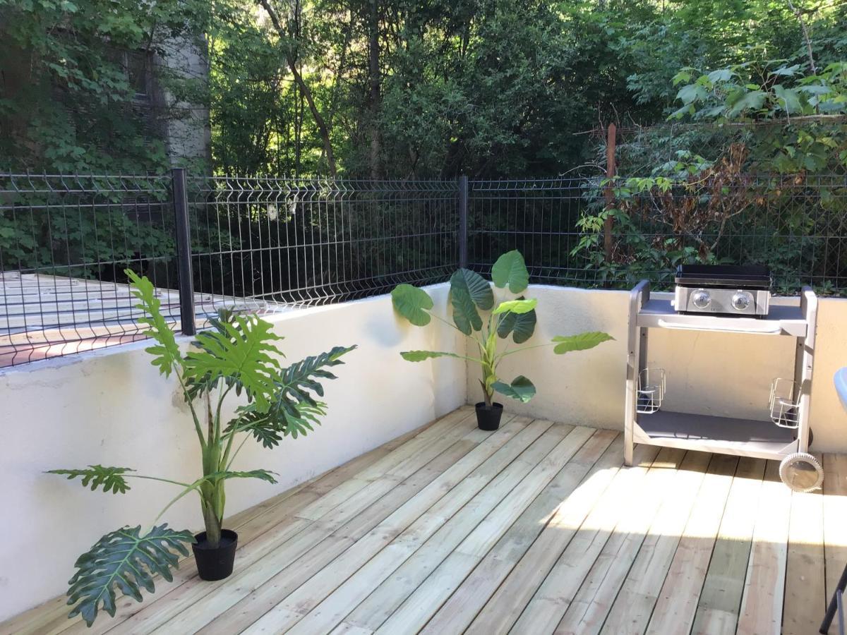 Magnifique T4 Avec Terrasse A Saint-Nectaire - 8 Pers Apartment Luaran gambar