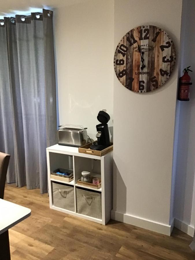 Magnifique T4 Avec Terrasse A Saint-Nectaire - 8 Pers Apartment Luaran gambar